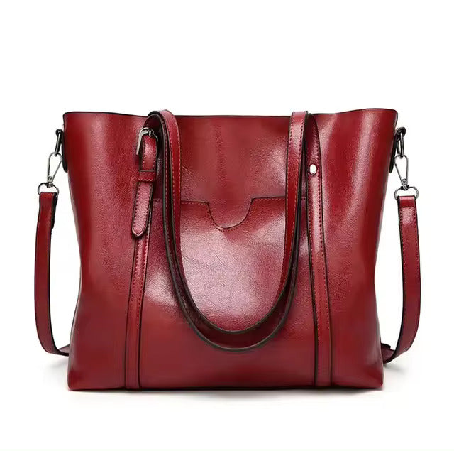 Clara - Sleek Leather Shoulder Bag