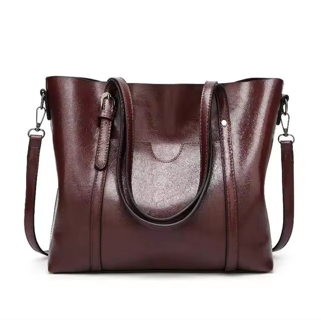 Clara - Sleek Leather Shoulder Bag