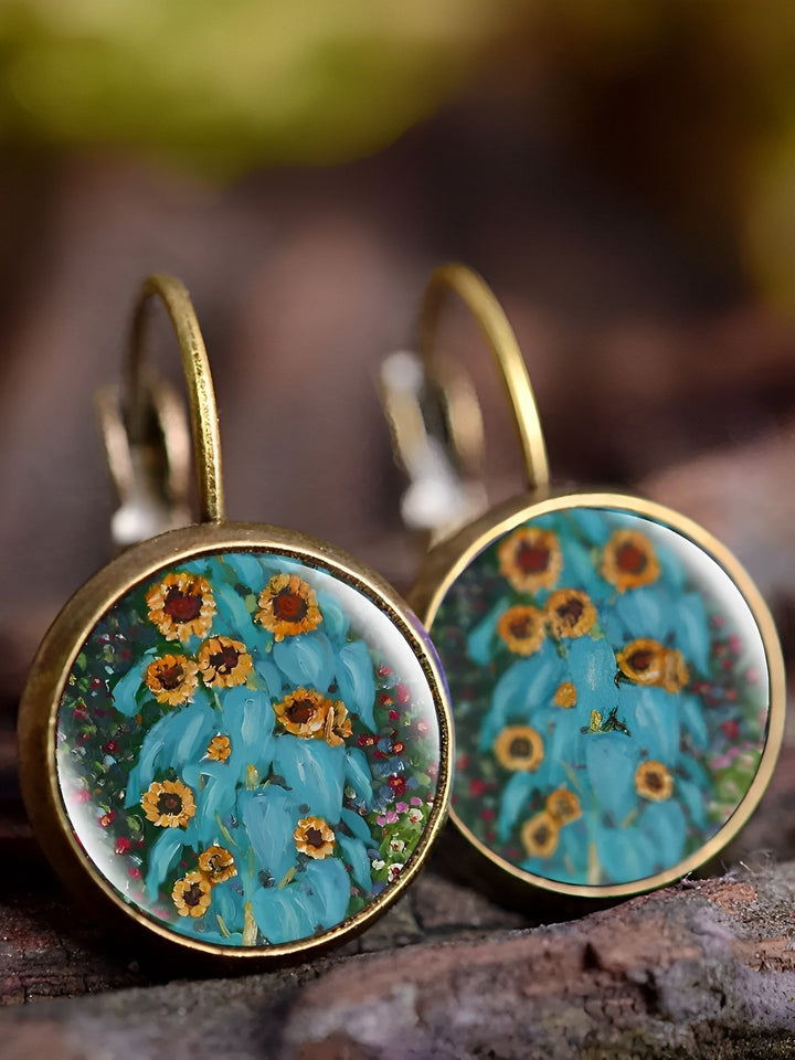 Vintage art earrings with oil painting design